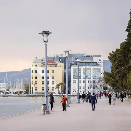 La Casa New Coastal & Jacuzzi *