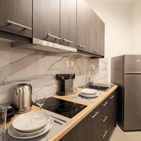 La Casa New Coastal & Jacuzzi Apartman