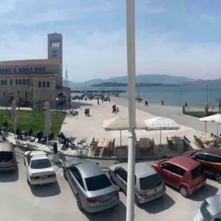 La Casa New Coastal & Jacuzzi