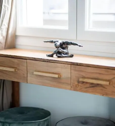 La Casa New Coastal & Jacuzzi