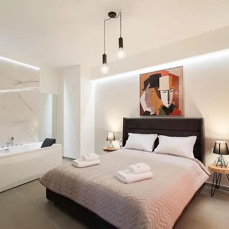 La Casa New Central Coastal & Jacuzzi