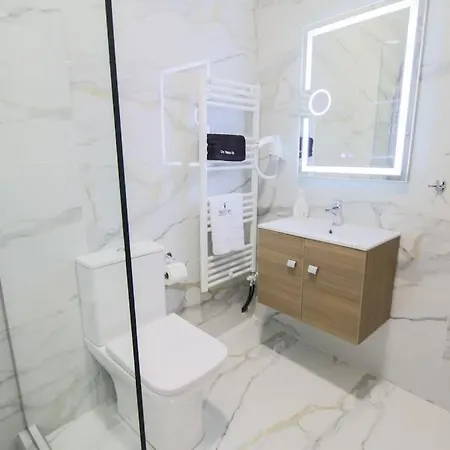 Apartment La Casa New Central Coastal & Jacuzzi
