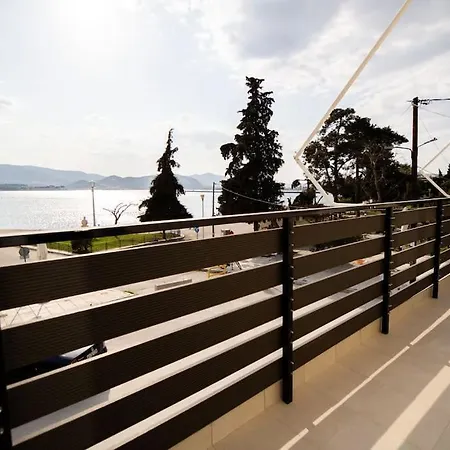 La Casa New Coastal & Jacuzzi アパート