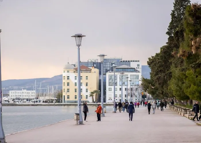 La Casa New Coastal & Jacuzzi *